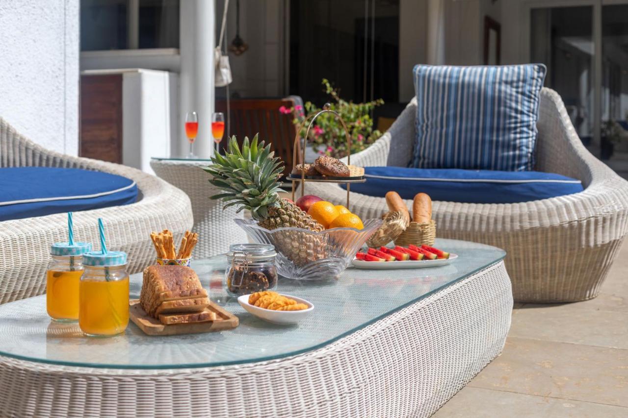Hamptons Charm By Stayvista Luxury 5Br With Pool, Lawn & Table Tennis アリバグ エクステリア 写真